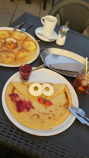 Pancakes with apple and cinnamon & with raspberry jam at Café Pfannkuchen in Cuxhaven