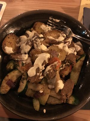 To Huus Pfanne mit Seitanstreifen und Dip at To Huus in Lueneburg