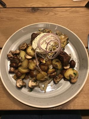 Vegane Kartoffel Pfanne  at To Huus in Lueneburg