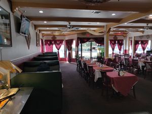 Inside at India's Tandoori in Hawthorne