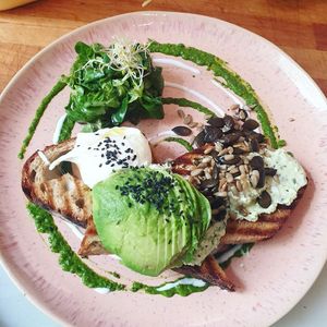 The Vegetarian Avo is amazing. They use chimichurri souse. Also Vegan Avo is available. 10 out 10  at Tucker Brunch Bar in Berlin