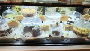 assortment of cakes at Ma Pause in Seoul