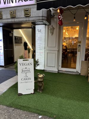   at Ma Pause in Seoul