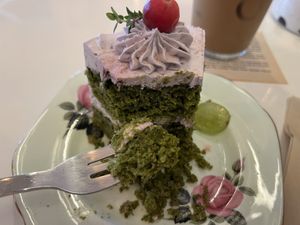 Vegan GF raspberry matcha cake   at Ma Pause in Seoul