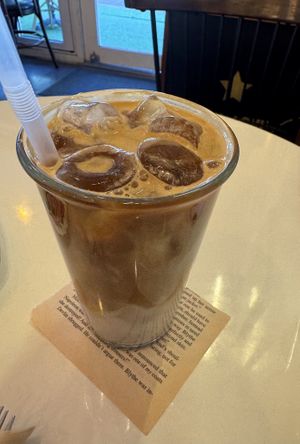 Iced No sugar almond latte   at Ma Pause in Seoul