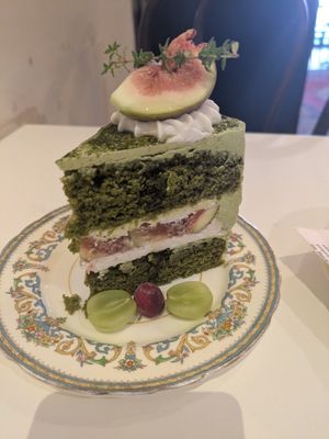 Matcha fig cake at Ma Pause in Seoul
