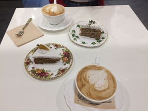 Yummy coffee and cake at Ma Pause in Seoul
