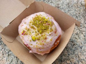 Rose Vanilla & Pistachio (filled with vanilla cream) at Mystifry in Basel