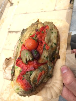 aubergine and tomato at Fornet de la Soca in Mallorca