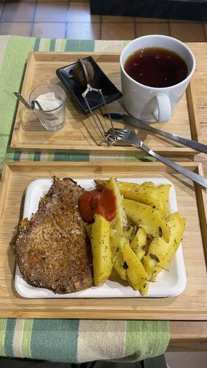 Scaloppina di seitan con patate al forno e the rooibos   at SaporiBio in Lugano