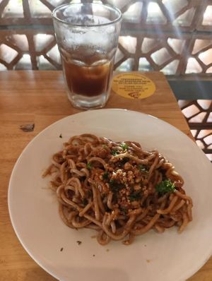 Spaghetti and tamarind drink at Kood Kolaborasi Untuk Desa in Denpasar