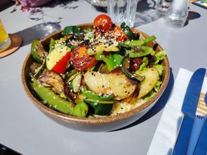Bulgur Vegan Bowl at Stadtmauer in Hannover
