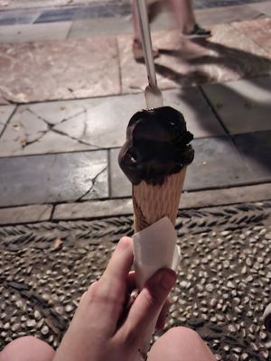 Helado de chocolate extranegro at Grillo in Granada