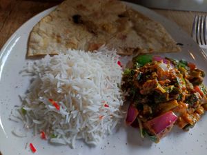 Served with roti instead of naan at India Palace in Apeldoorn