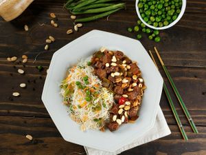 Tofu xadrez com bifum at Mais Vida in Sao Paulo