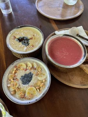 Porridge, smoothie bowl, beetroot soup at Cafe Durga in Unawatuna