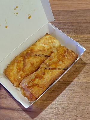 "Handmade Vegetable Rolls" (á $ 30) to take away at YāChuān ShíTáng Shū SùShí 鴨川食堂蔬素食 in Taichung