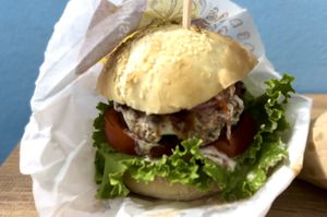 Vegan burger 🍔 MUST TRY 🫠🤤  at Loving Hut in Abidjan