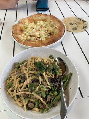 Primavera pasta and garlic pizza  at Imperial Hotel in Melbourne