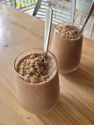 Smoothie de banano y café at INA Restaurante in Medellin