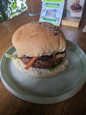 Vegan Burger Fest burger (18.000 COP) - 3/5 at INA Restaurante in Medellin