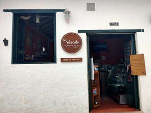 Front day time at Sybarita in Villa De Leyva