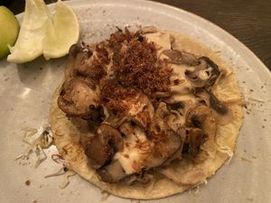 The wild mushroom taco with shiitake dust, ponzu mayo, queso, and crisp shallots was the GOAT 🤌🤤 Absolutely bursting with creamy, mushroom flavour  at Vandal in Newtown