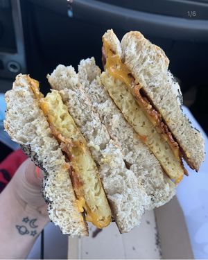 BECSPK  at Peach and Pine in St James