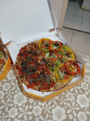 Marguerita premium / Portuguesa at Fit de Fato Pizzaria in Rio De Janeiro