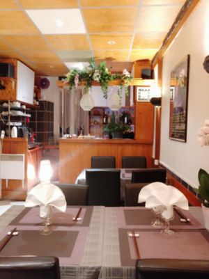 The seating at Bonjour Vietnam in Pau