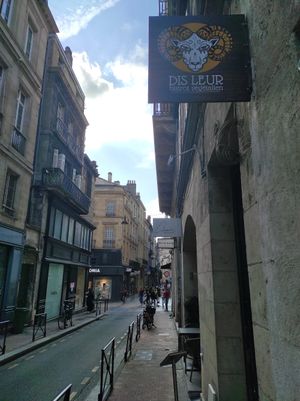 Street view at Dis Leur in Bordeaux