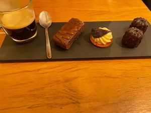 Café gourmand   at Dis Leur in Bordeaux