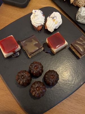   at Dis Leur in Bordeaux