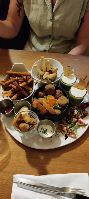  at Dis Leur in Bordeaux