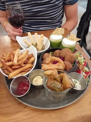 Tapas sharing plate for 2  at Dis Leur in Bordeaux