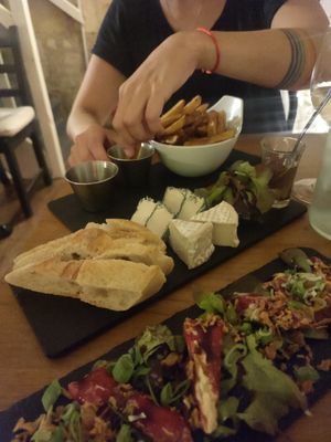 French fries, cheese table and red peppers stuffed with tofu at Dis Leur in Bordeaux