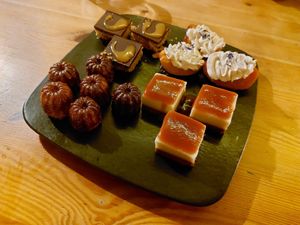 Dessert plate for 3 at Dis Leur in Bordeaux