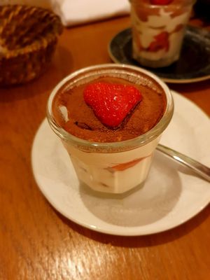  at Dis Leur in Bordeaux