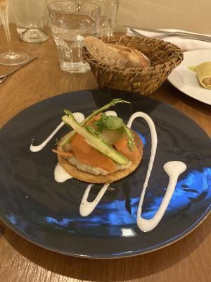 Starter with socca, artichoke, asparagus and carrotts  at Dis Leur in Bordeaux