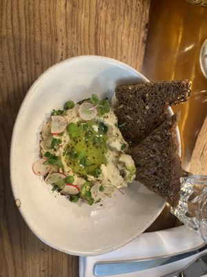 Bean dip starter  at Dis Leur in Bordeaux