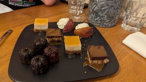  at Dis Leur in Bordeaux