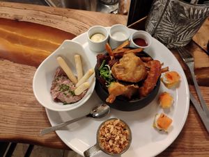 Tapas platter at Dis Leur in Bordeaux