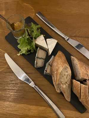   at Dis Leur in Bordeaux