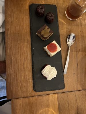   at Dis Leur in Bordeaux