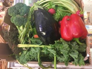 Obst- und Gemüsekiste über too good to go  at Basic in Berlin