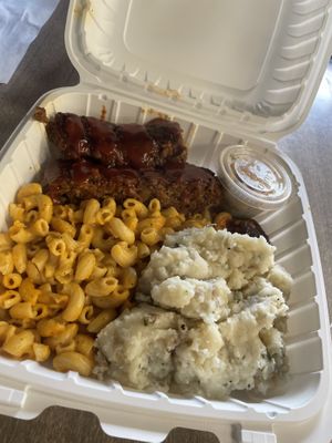 Vegan ribs entree with Mac and cheese and mashed potatoes  at Sunshine Vegan Eats in Buffalo