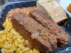 BBQ Ribs with Mac n CheeZ, baked beans,  jalapeno cornbread at Sunshine Vegan Eats in Buffalo