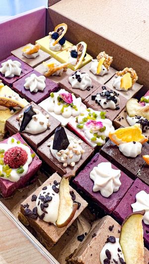 Mini Cake Box with 9 different flavours at BooBooCakes in Brussels