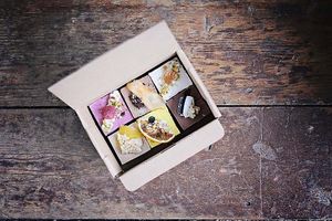 The small minis box to test all our tastes at BooBooCakes in Brussels
