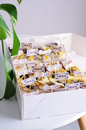 Mini toppers for you business cakes party  at BooBooCakes in Brussels